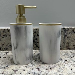 Marble and gold bathroom set